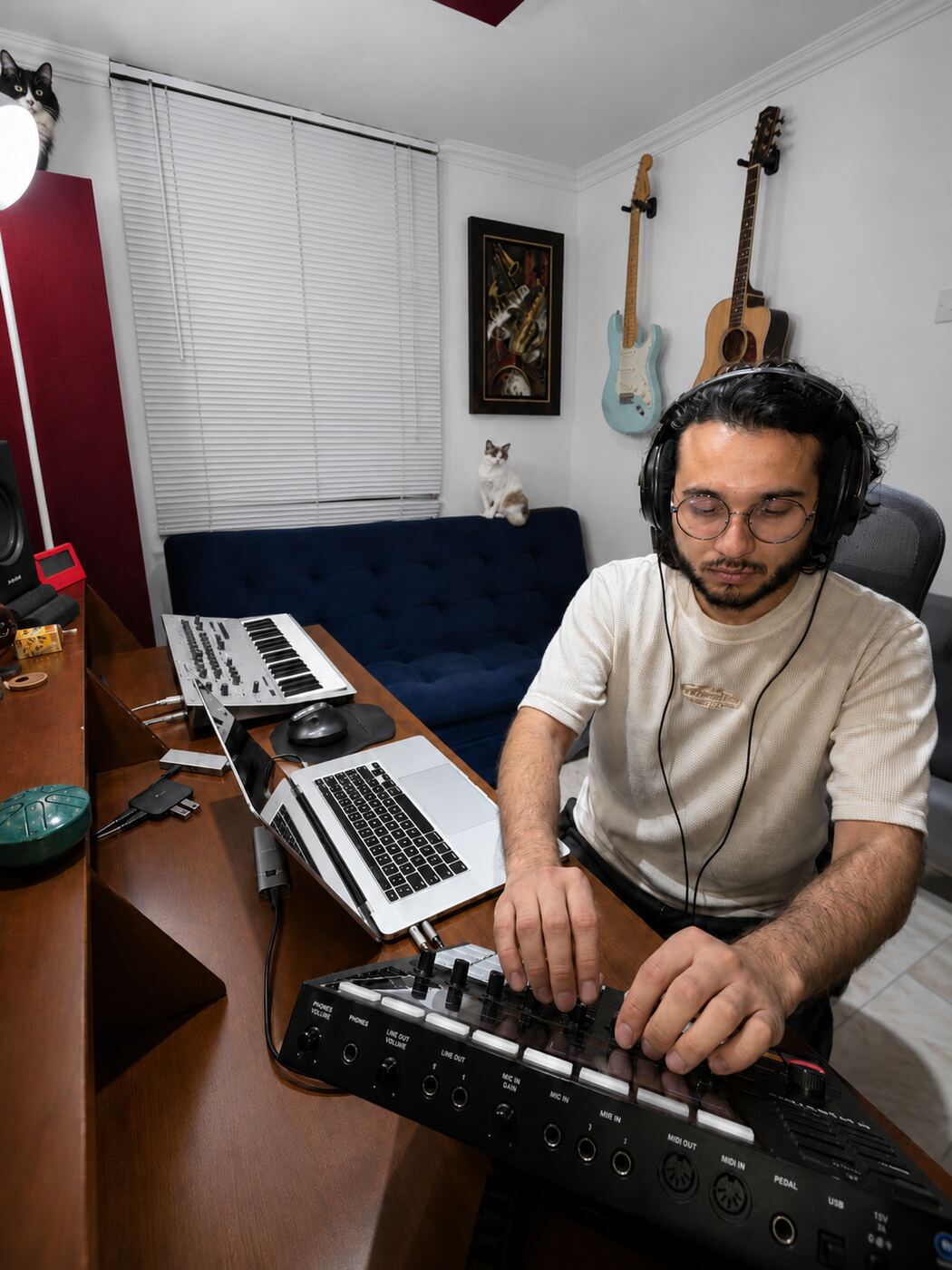 Estudio Shangroove — teclados y equipo